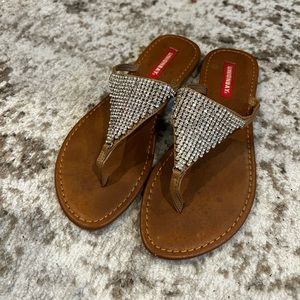 Union bay leather and rhinestone triangle flat sandal flip flops size 8.5